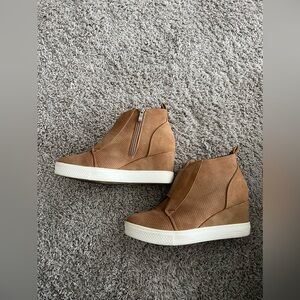 Boutique Women’s wedge booties